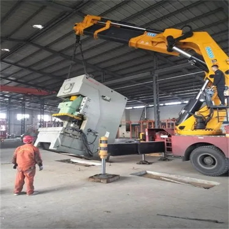 岱岳80吨折臂吊车出租附近电话