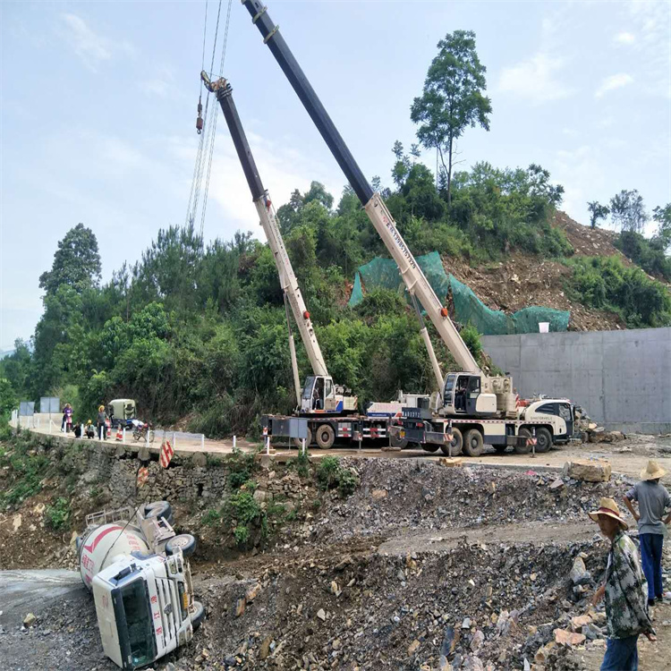岱岳汽车掉沟里叫吊车救援要多少钱